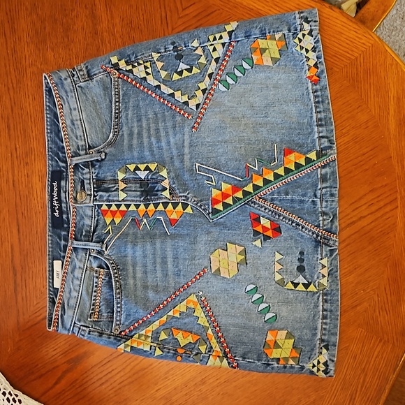 DRIFTWOOD Dresses & Skirts - Embroidered Driftwood Amy Jean Skirt SZ 28